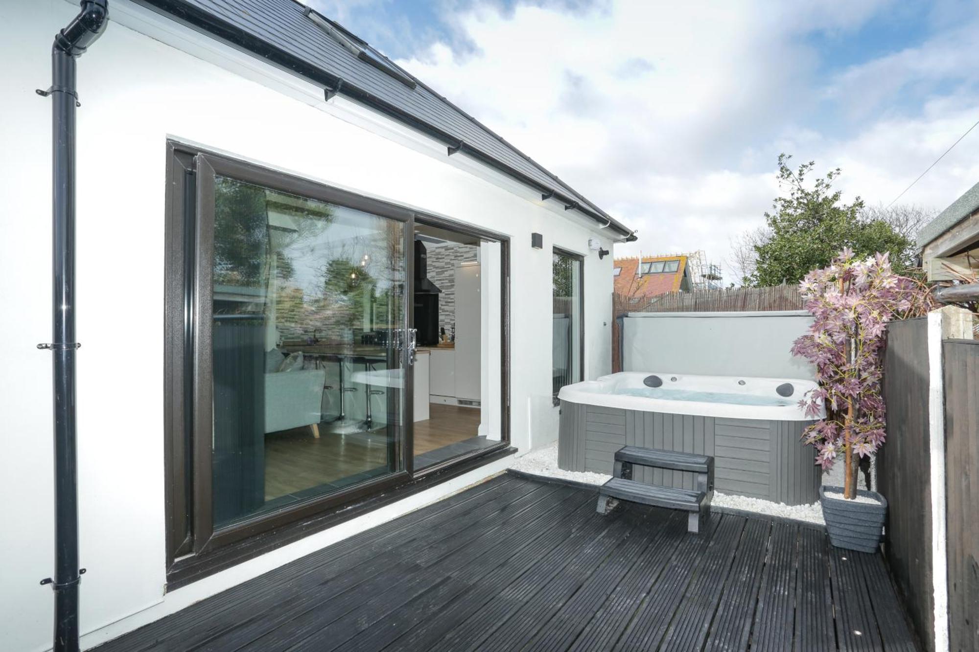 The Broadway Beach House With Hot Tub Herne Bay Zewnętrze zdjęcie